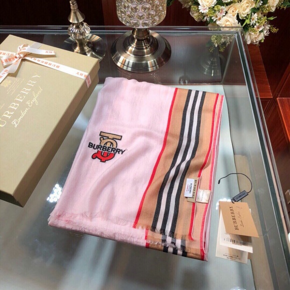 BURBERRY scarf - Picture 8 of 8